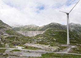 011 - staumauer lago di lucendro 93 m tief